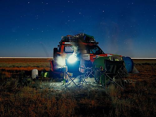 Land Rover Discovery Overland-site-at-night.jpg
