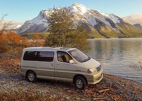 Toyota Hiace stealth camper van, USA or Canada-fa1c314f-e96f-4434-bf58-a887716b82c4.jpg