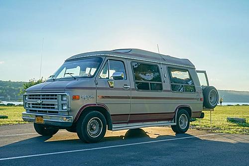 Classic 1987 Chevy Van Camper Conversion (Chile (negotiable))-lrg-dsc04043.jpg