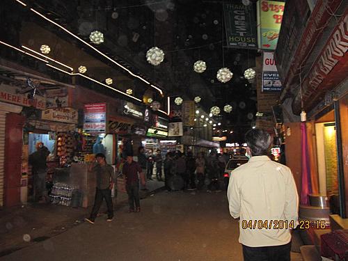 Borneoman & Trailing Spouse On 2 Wheels-night-in-kathmandu.jpg