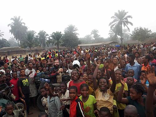 Recent information: Kinshasa - Lubumbashi & Cameroon - Ouesso (Congo)-john_in_crowd.jpg