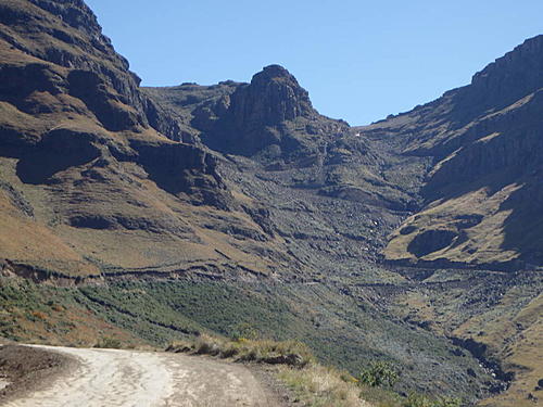 Africa.......and not planned too well!-sani-pass-6.jpg