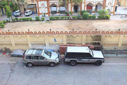 HELP - trying to find two men met in Bodhgaya, India-two-cars.jpg