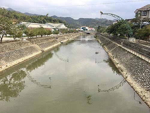 Laos revisited-dc15f718-86e0-4897-92b5-9bc4b69e8b13.jpg
