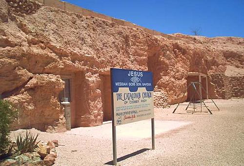 No plan, no research....Australia, here I come.-coober-pedy-church.jpg