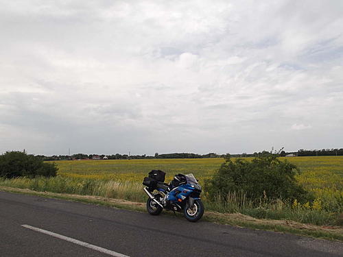 Europe - wandering on a zx9r-010.jpg