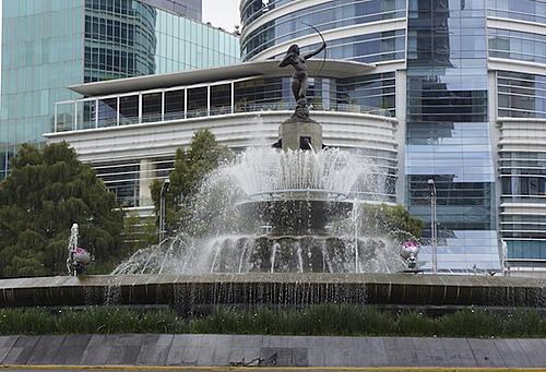 Finding Freedom...World Wide Ride-fountain-on-reforma.jpg