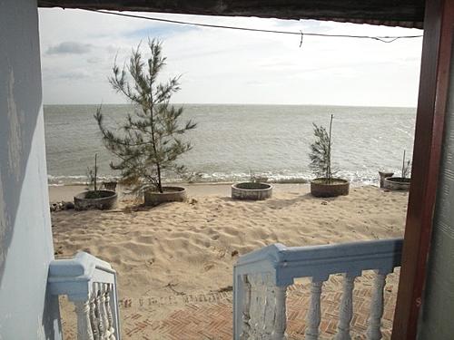 Riding in Vietnam-room-beach-view-phan-rang.jpg