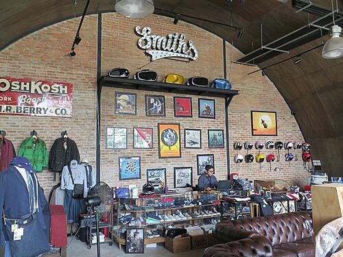 Click image for larger version

Name:	Smiths 1.jpg
Views:	8
Size:	149.9 KB
ID:	29297