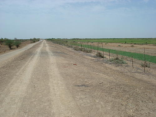 Rosso vs Diama border crossing-piste-1.jpg