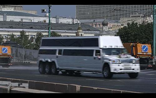 This has got to be the most grotesque eg of a stretch chavmobile I have ever seen-screenshot_2014-09-10-00-12