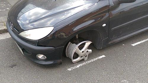 Now THAT'S what I call a broken wheel!-imag33061.jpg
