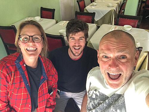 We met on the Hubb!-a15367ee-974f-46e0-8b5c-a03f24a0cf37.jpg