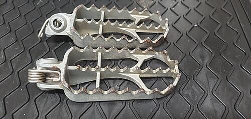 KTM Factory Racing Footpegs-20250414_152433.jpg