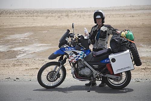 BMW F650GS Dakar panniers. Bristol UK-turkmenistan_roadstop4.jpg