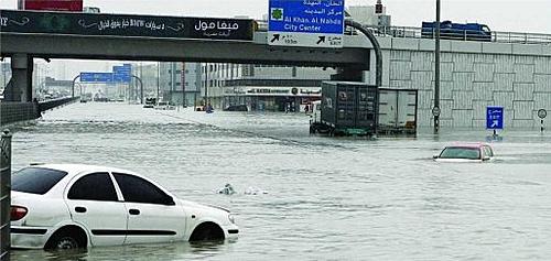 Riding in the rain-sharjah-rain001.jpg