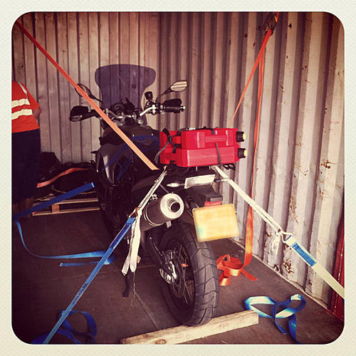 How to secure bikes in a container-photobike.jpg