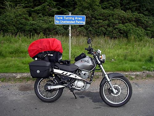 125 Rider saying hi from Sheffield UK-tank.jpg