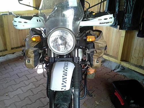 Royal Enfield Himalayan-av-pp-pluie-eau-huile.jpg