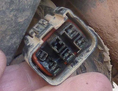 F800GS for adventure traveling?-rectifier-socket.jpg