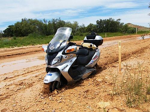 A Suzuki Bandit 1250S for RTW?-birdsville.jpg