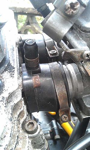 Rubber intake manifold position?-2013-11-04-13.22.05.jpg