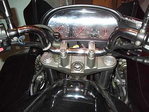 Hand Guards for XJ900 Diversion-center-of-bars.jpg