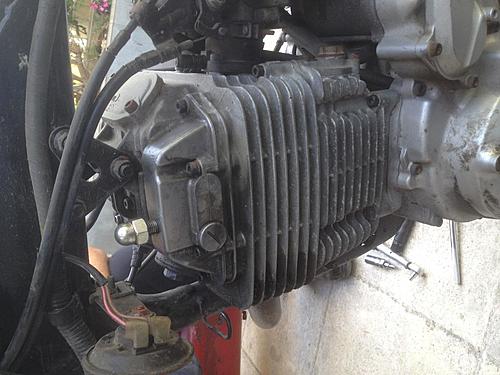 XT600e weird top cylinder head cover blind screw and engine noise issue-img_2121.jpg