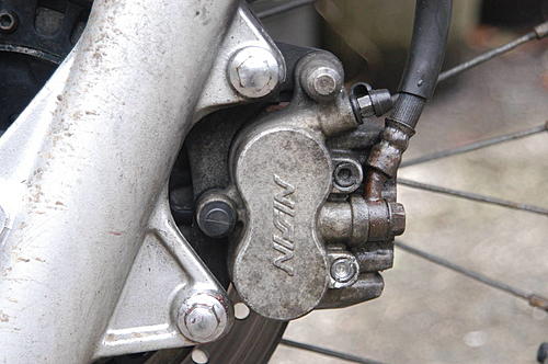 XT600E front brake caliper-dsc_0004.jpg