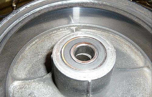 Am I missing a bearing? 1VJ rear wheel-with.jpg