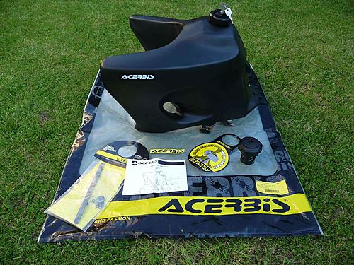 XT600E 23ltr Acerbis tank for sale (UK)-p1040253s.jpg