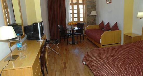 Grand Hotel Ifrane bedroom.