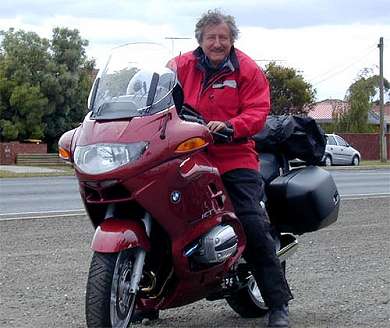 On my way to Adelaide on the newly borrowed bike.