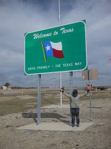 Mexico to Texas sign.