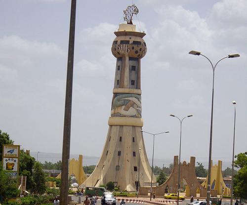 Tour de Afrique statue, Mali.