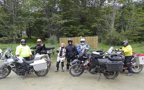 Motorgringos and fellow Canadians at Ushuaia.